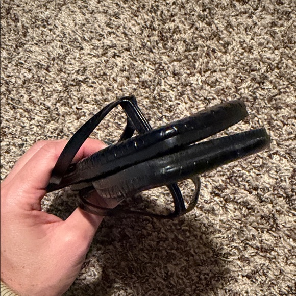 TKEES Black Croc-Pattern Flip Flops NWOT - Picture 4 of 6